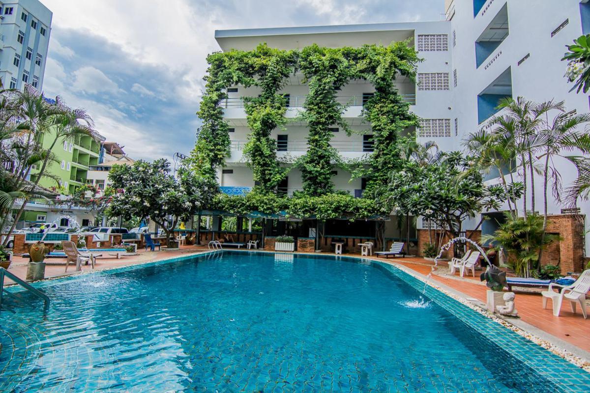 Hotel Sutus Court 7 à Pattaya Extérieur photo