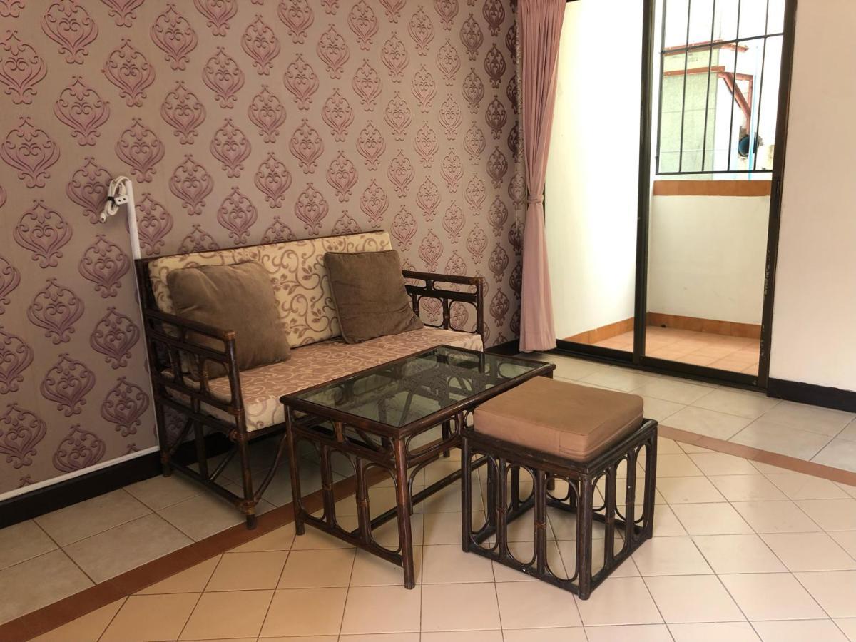 Hotel Sutus Court 7 à Pattaya Extérieur photo