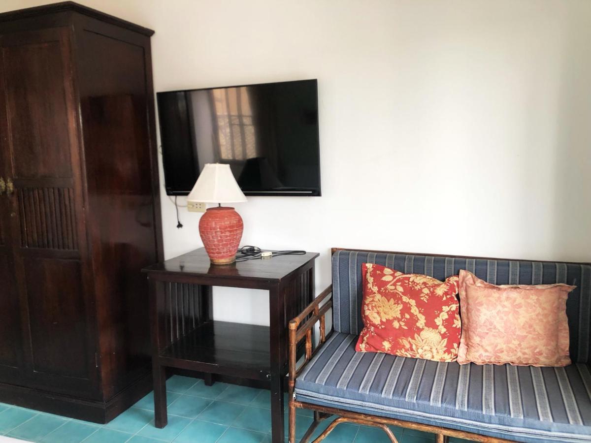 Hotel Sutus Court 7 à Pattaya Extérieur photo